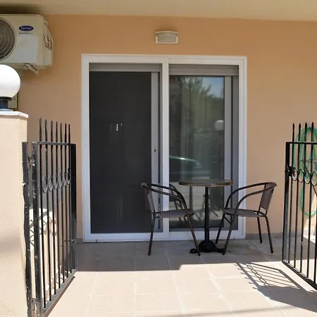 Casa Adelia شقة Néa Péramos